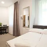 R&b Апартаменты *