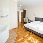 R&b Апартаменты *